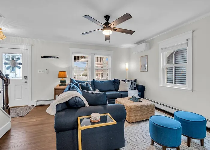 2Blocks 2Beach | Free Coffee | Linens+Towels | Ac