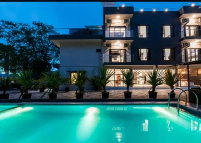 Taaffeite Hotels And Resorts