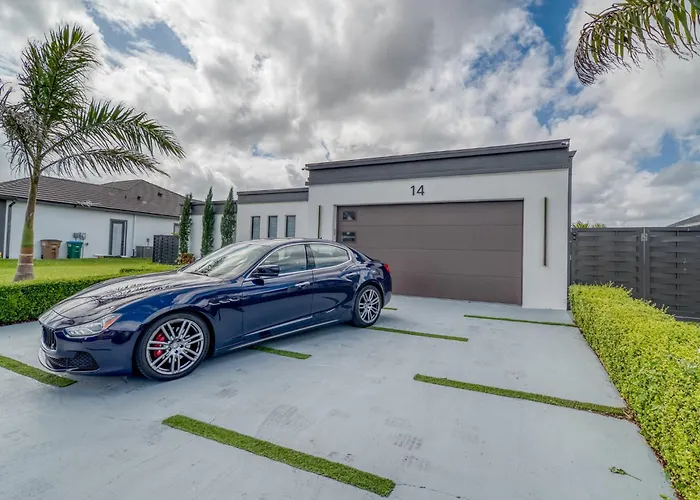 Cozy Modern Villa - Heated Pool & Spa - Bbq - Water View