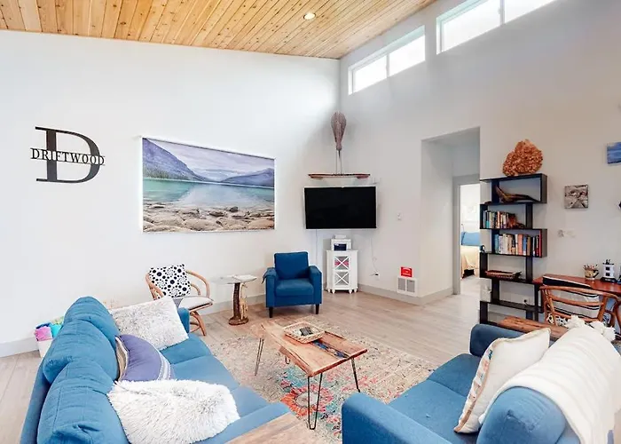Beachy Dog-Friendly Home Near The Coast With Free Wifi & A Kitchenette