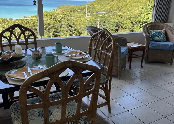 Sapphire Shores At Halcyon Heights 10 Minute Walk To The Beach