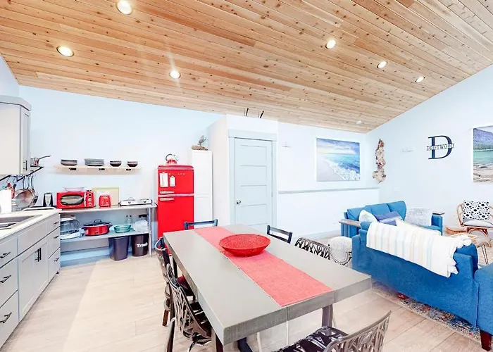Beachy Dog-Friendly Home Near The Coast With Free Wifi & A Kitchenette