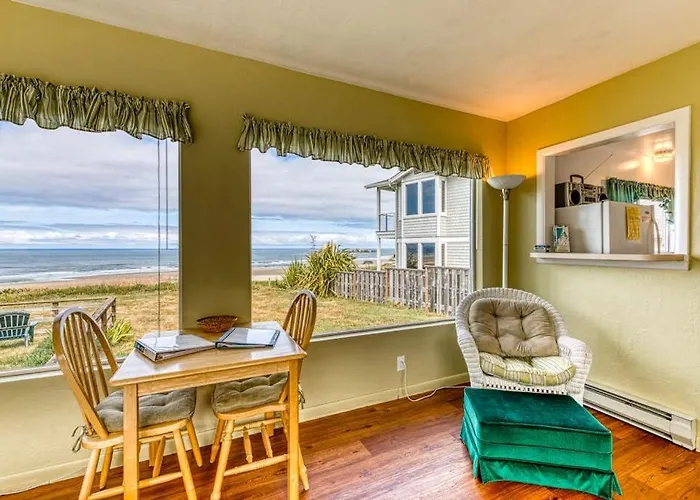 Inviting Dog-Friendly Studio With Unobstructed Ocean Views