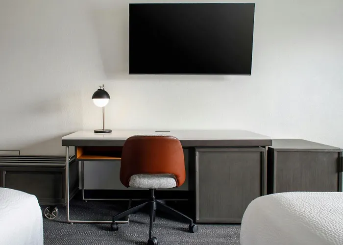 Courtyard By Marriott Wichita East