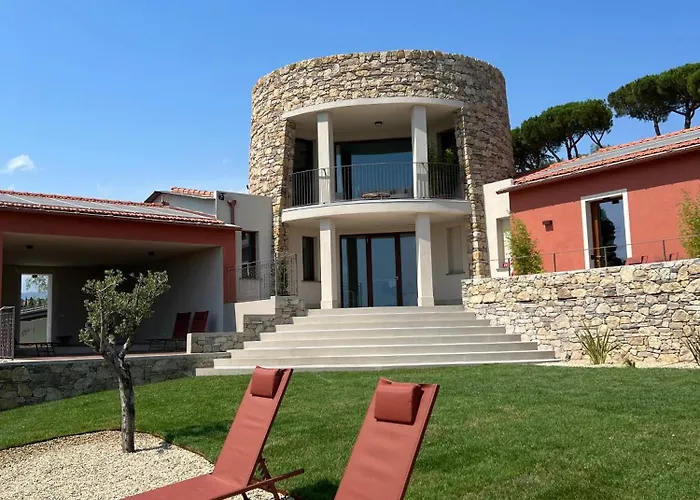 Leonardo Resort