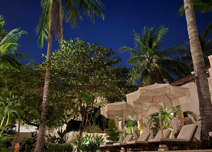 White Coconut Resort