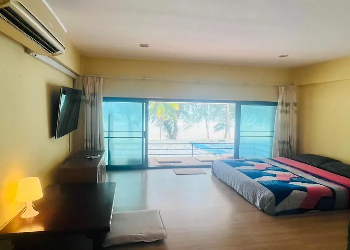 Sammy Seaview: Beachfront Golden Elephant at Mae Ramphueng