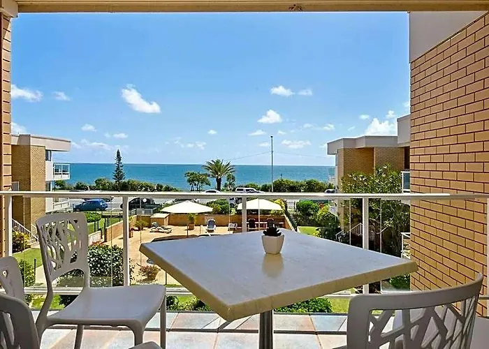 2 Bedroom Top Floor Unit - Ocean Views And Pool