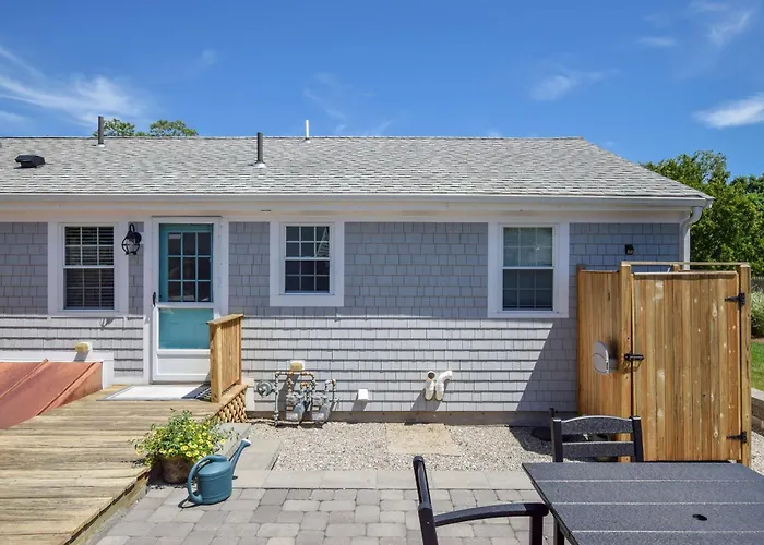 Mins To Beach & Town Great Outdoor Space