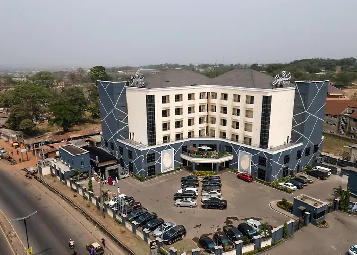 De Signature Tower Hotel & Suites