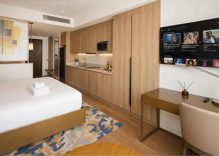 Light Premium Suites, Novotel Acqua Manila near Makati