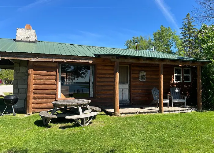 Papins Resort Cabin #1