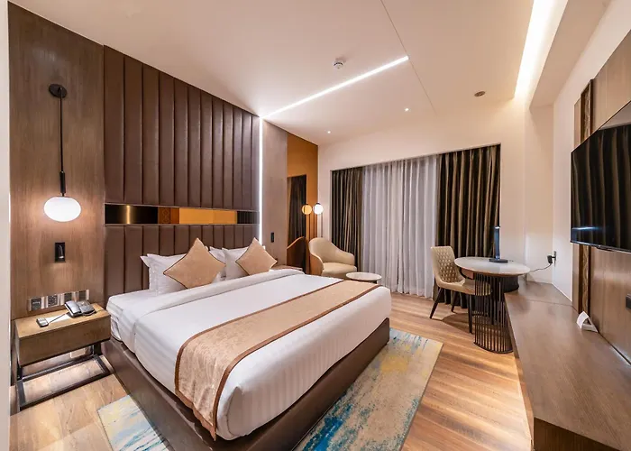 Best Western Plus Bay Hills