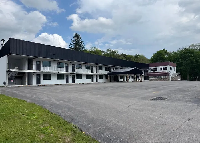 Raystown Country Lodge