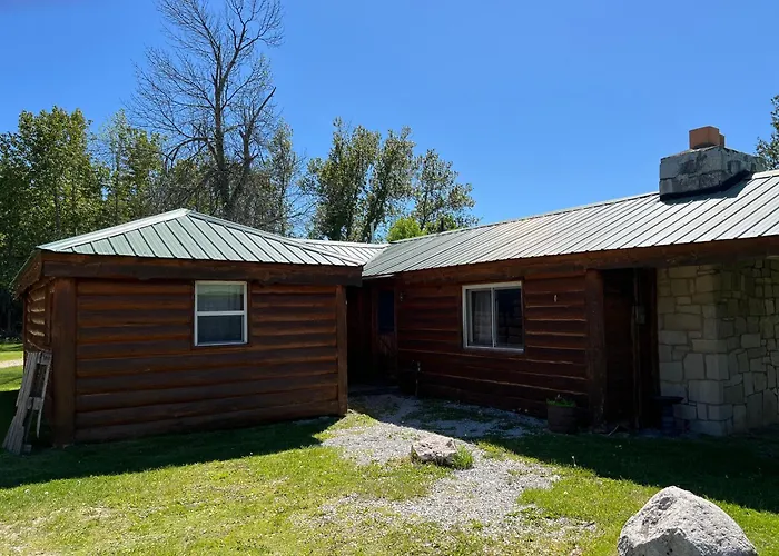 Papins Resort Cabin #1