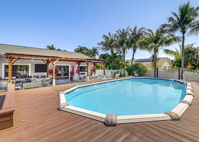 Walk To Water! Boynton Beach Gem W/ Backyard Oasis