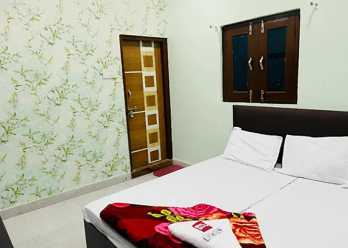 Hotel The Aliza Palace