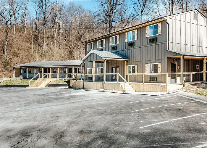Grey Pine Lodge