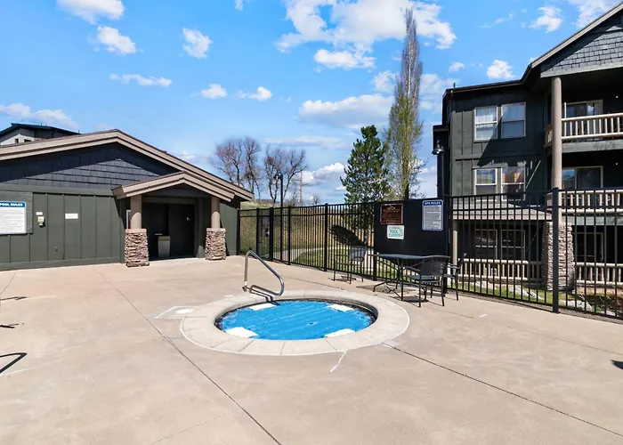 Fox Bay By All Seasons Resort Lodging