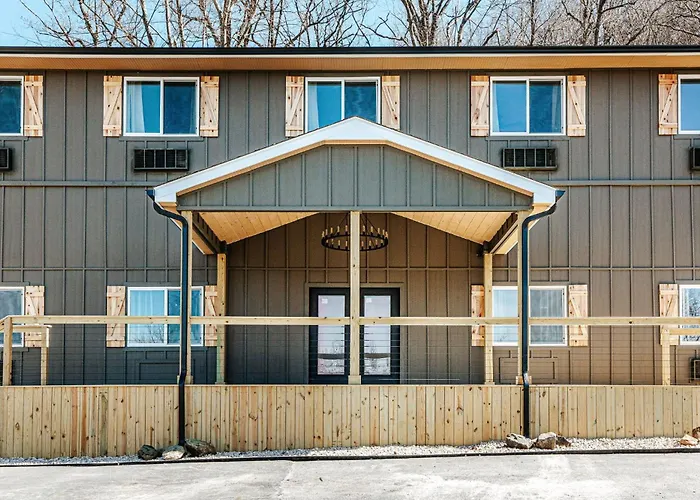 Grey Pine Lodge