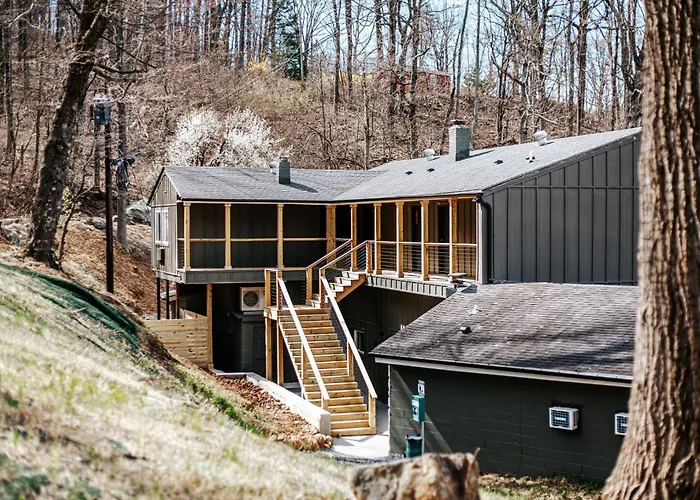 Grey Pine Lodge
