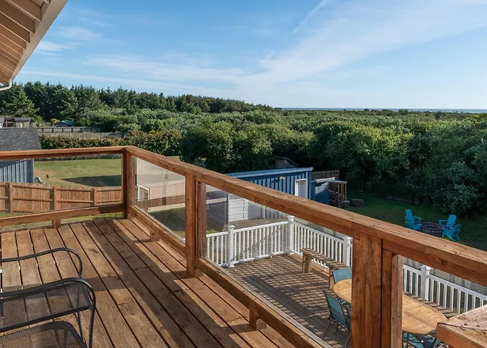 Oceanview Coastal Retreat With Hot Tub