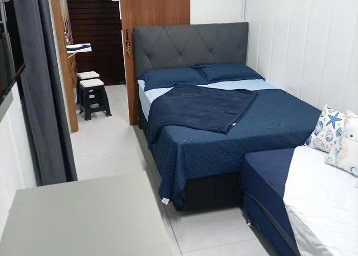 Casa do Tião Refugio em Container 50metros do mar, 15km Beto Carrero e 3km do Aeroporto e Porto de Navegantes Centro da Cidade NÃO RECEBEMOS FUMANTES