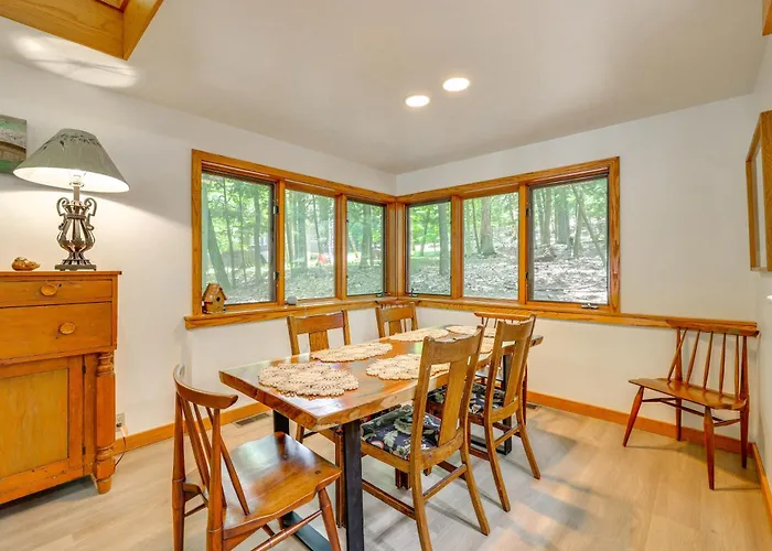 Glen Arbor Home W/ Glen Lake Access & Shared Dock!