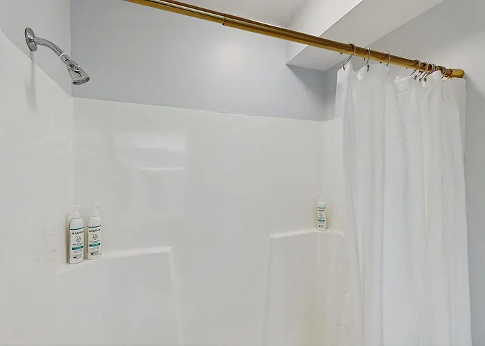 Condo In Glen Arbor With Lake Michigan Sunset Views Fireplace Deck Washer & Dryer