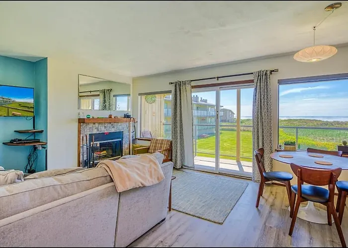 Hi-Tide Resort Top-Floor Fireplace Unit 22