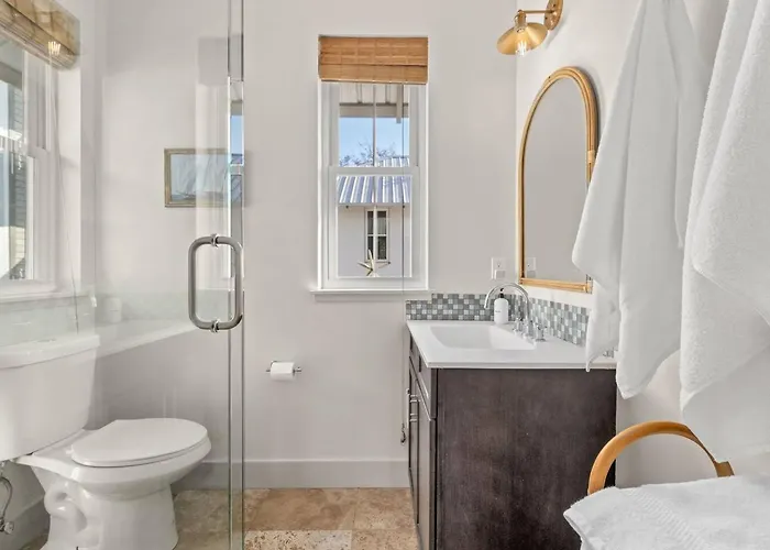 Walk To Beach, 30A Carriage House, Sleeps 4