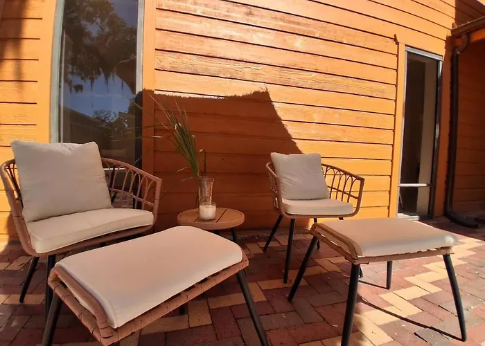 Recharge And Relax Hideaway - Holiday Home - Holiday Home