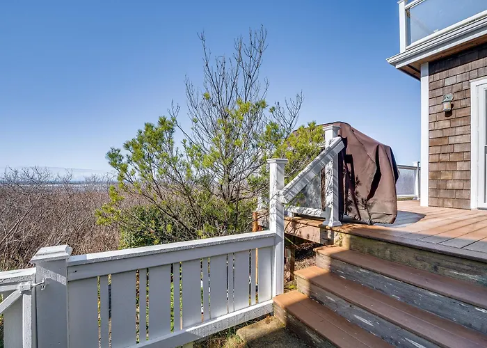 4Br/4Ba Beachfront Retreat With Hot Tub And Sauna