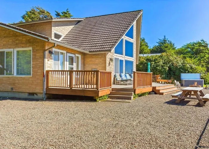 Beachfront Moclips Retreat Hot Tub And Fire Pit