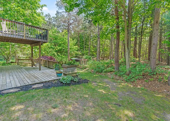 The Holland Hideaway- Family Home - Walk To Beach