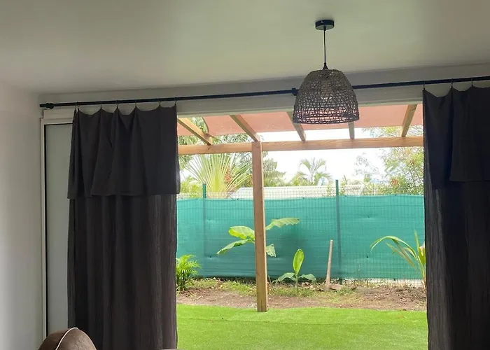 Friar'S Bay 5 Min Walk To The Beach 2-Room Apartment