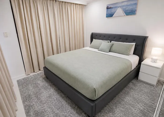 Central Surfers Paradise 2Br Pool Walk To Beach & Cavill