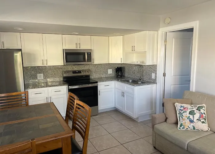 Beachside 1 Bedroom Condo-Motel