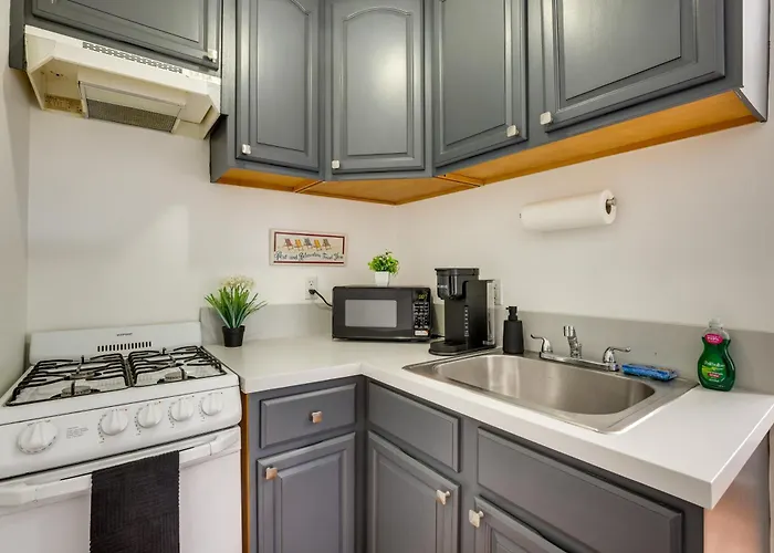 Steps To Beach, Boardwalk & Eats! Ocean Grove Unit