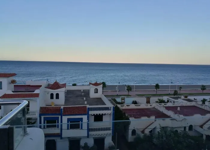 Huge Oceanfront Apartment