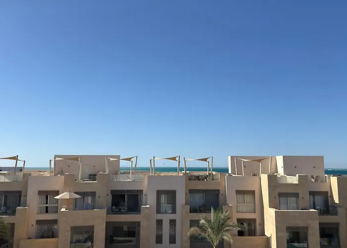 El Gouna Mangroovy 2Br Penthouse, Beach Access, Pool & Sea Views & Private Rooftop Terrace