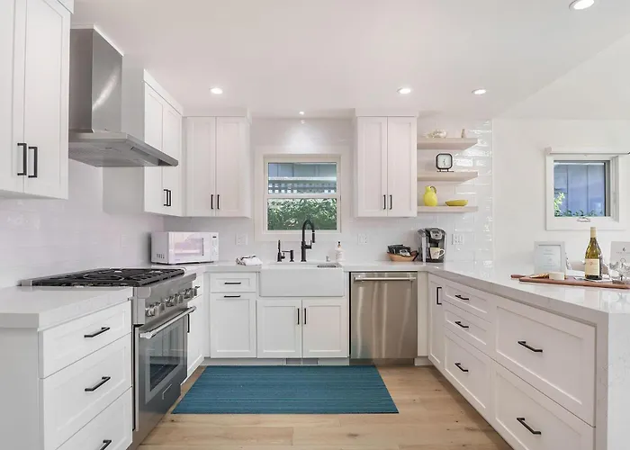 3868 Emerald House