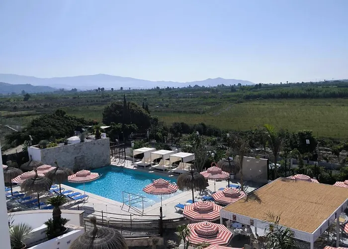 Hotel Avenida Tropical
