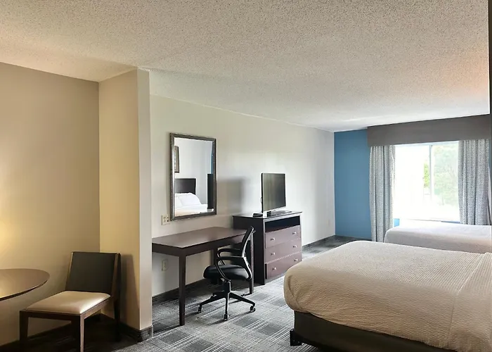 Holiday Inn Express & Suites Meriden By Ihg