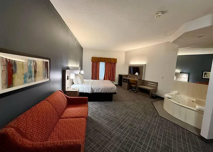 Quality Inn & Suites East Troy I-43