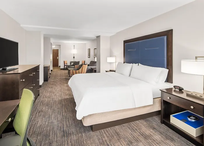 Holiday Inn Express & Suites Wilmington-Newark By Ihg