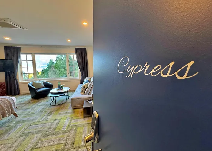 Artisan Suites On Bowen