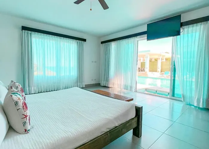 Peninsula Esmeralda Luxury Hotel & Villas