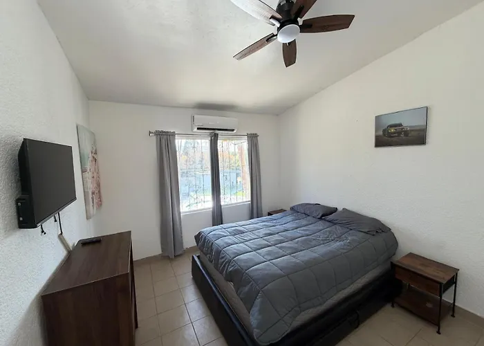 Condo 4 - Pool, Near Beach & Malecon, Sleeps 8