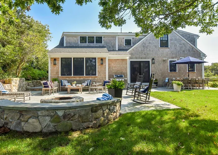 Gorgeous Home 2 Min Walk To Beach